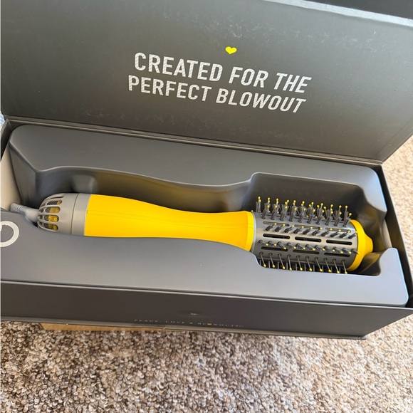 NWT Drybar The Single Shot Yellow Blow-Dryer Brush - Picture 2 of 9